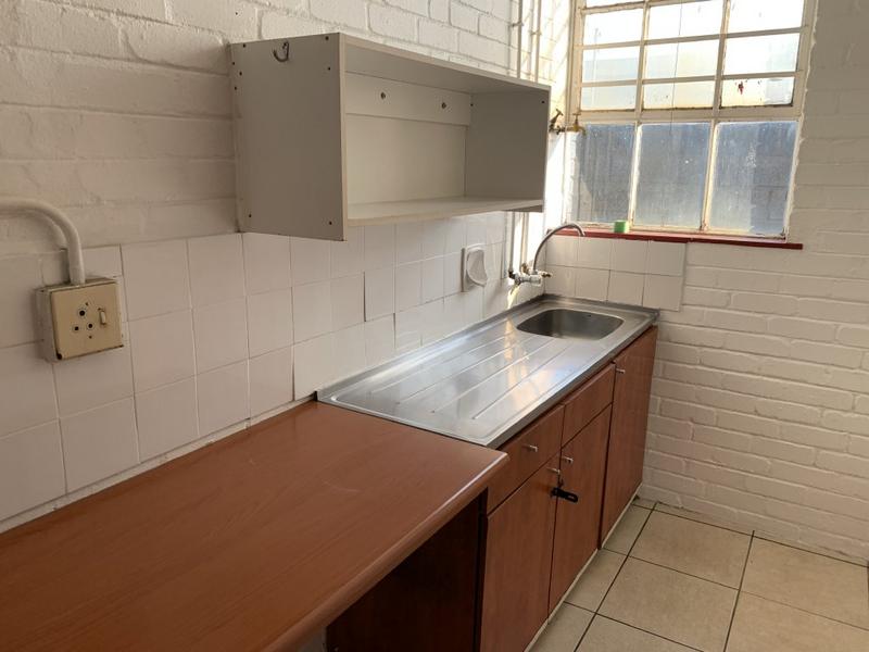 To Let commercial Property for Rent in Maitland Western Cape